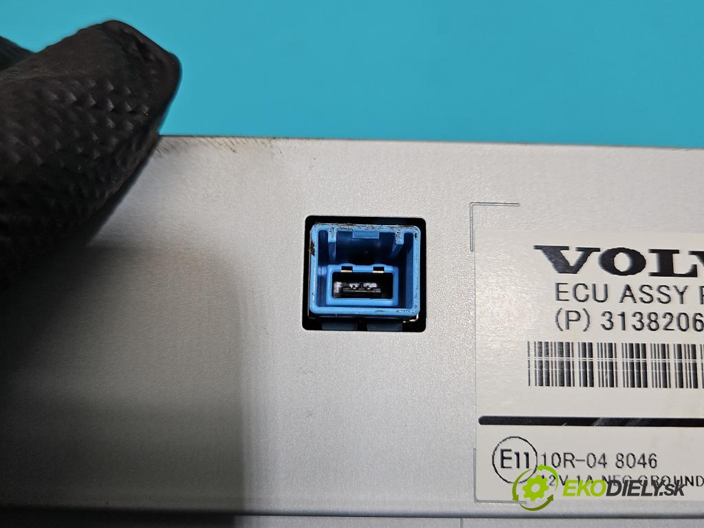 Volvo V60 I 2010-2018 2.0 D4 181KM manual 133 kW 1969 cm3 5- Zobrazit: 31382065 (Prístrojová doska)