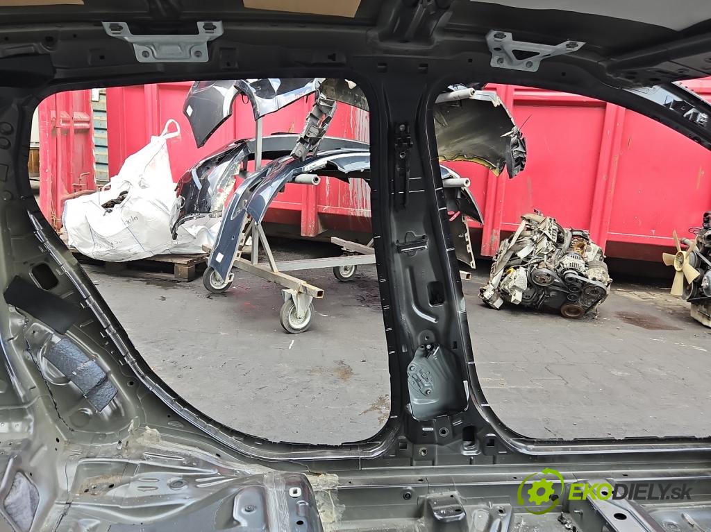 Infiniti Q30 2015-2019 1.6 T 156 hp automatic 115 kW 1595 cm3 5- práh levý  (Karoserie ostatní)