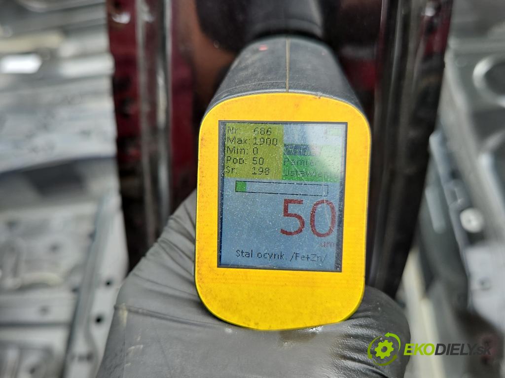 Infiniti Q30 2015-2019 1.6 T 156 hp automatic 115 kW 1595 cm3 5- práh levý  (Karoserie ostatní)