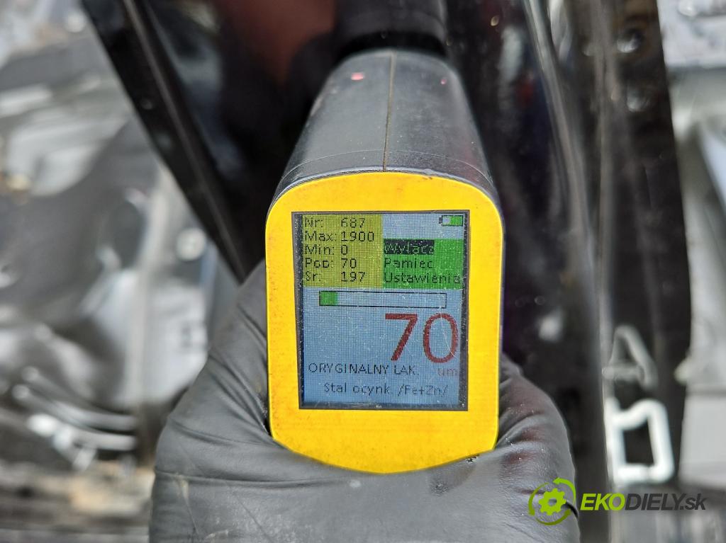 Infiniti Q30 2015-2019 1.6 T 156 hp automatic 115 kW 1595 cm3 5- práh pravý  (Karoserie ostatní)