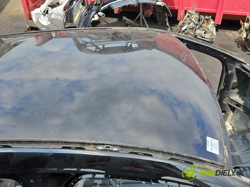 Infiniti Q30 2015-2019 1.6 T 156 hp automatic 115 kW 1595 cm3 5- Strecha: