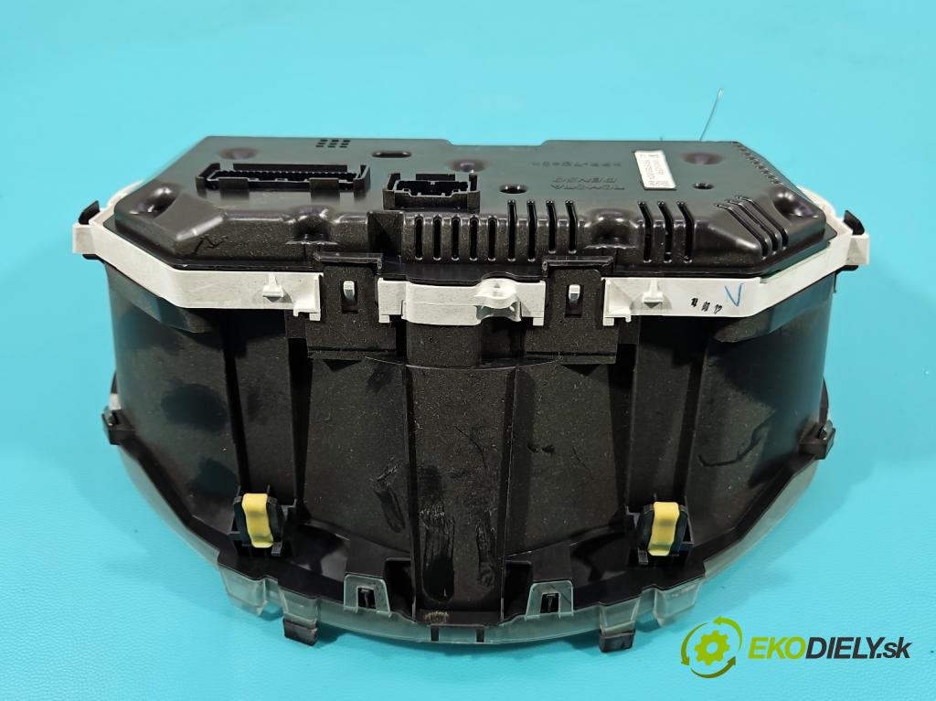 Toyota Yaris III 2011-2020 1.3 vvti 99 HP manual 73 kW 1329 cm3 5- prístrojovka/ budíky 83800-0DR50 (Prístrojová doska)