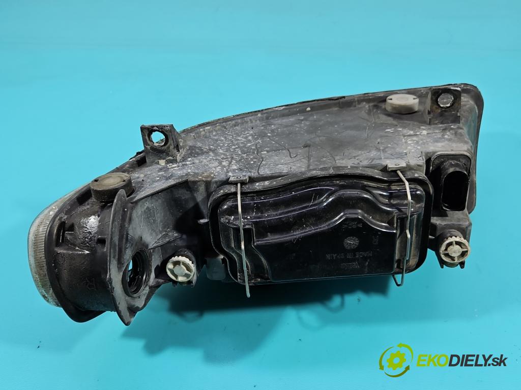 Seat Leon I 1999-2005 1.6 16V 105 HP manual 77 kW 1598 cm3 5- Reflektor: pravý (Svetlo predné pravé)