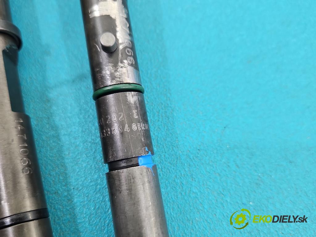 Audi A6 C5 1997-2004 2.5 tdi 150 HP manual 110 kW 2496 cm3 5- vstrek 059130202E (Vstrekovač paliva)