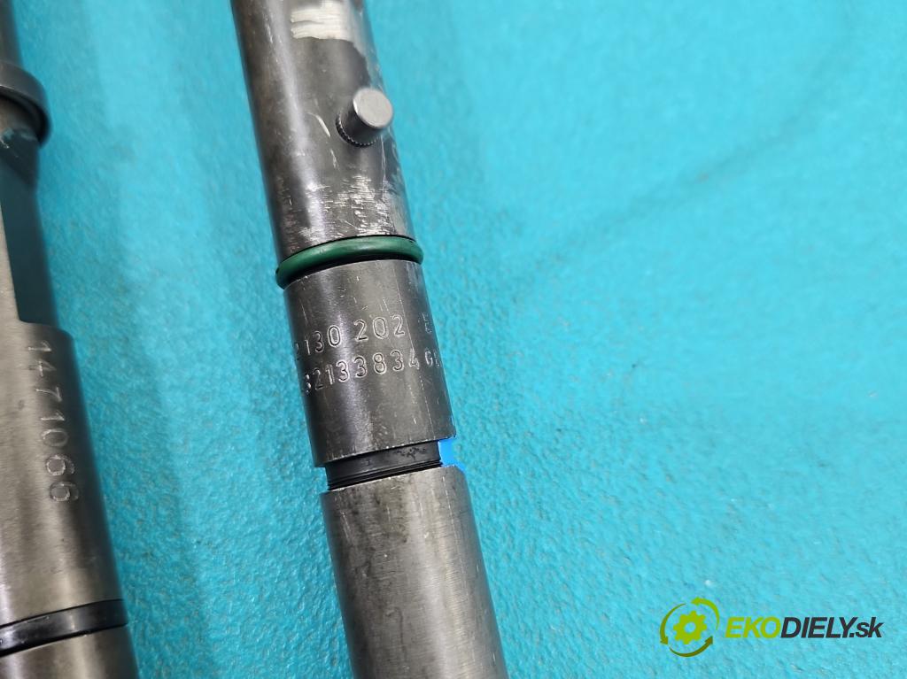 Audi A6 C5 1997-2004 2.5 tdi 150 HP manual 110 kW 2496 cm3 5- vstrek 059130202E (Vstrekovač paliva)