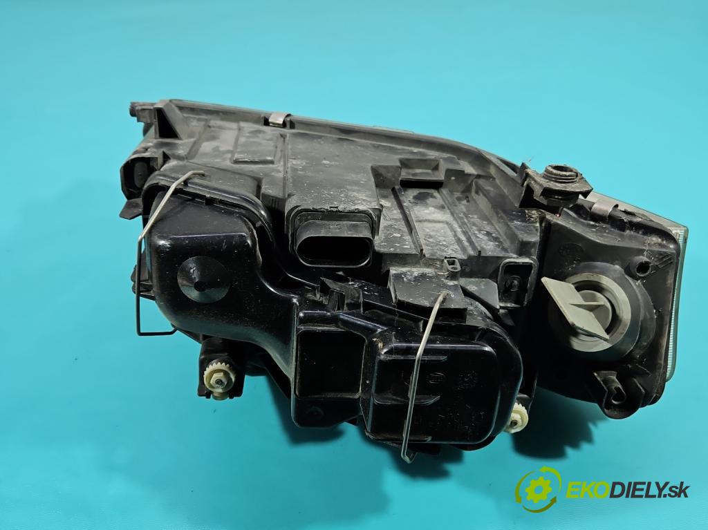 Audi A6 C5 1997-2004 2.5 tdi 150 hp manual 110 kW 2496 cm3 5- světlo levý  (Ostatné)