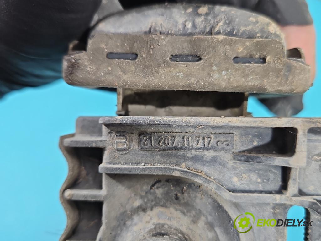Mercedes 124 2.3 132  HP automatic 97 kW 2298 cm3 4- chladič voda:  (Chladič vody)