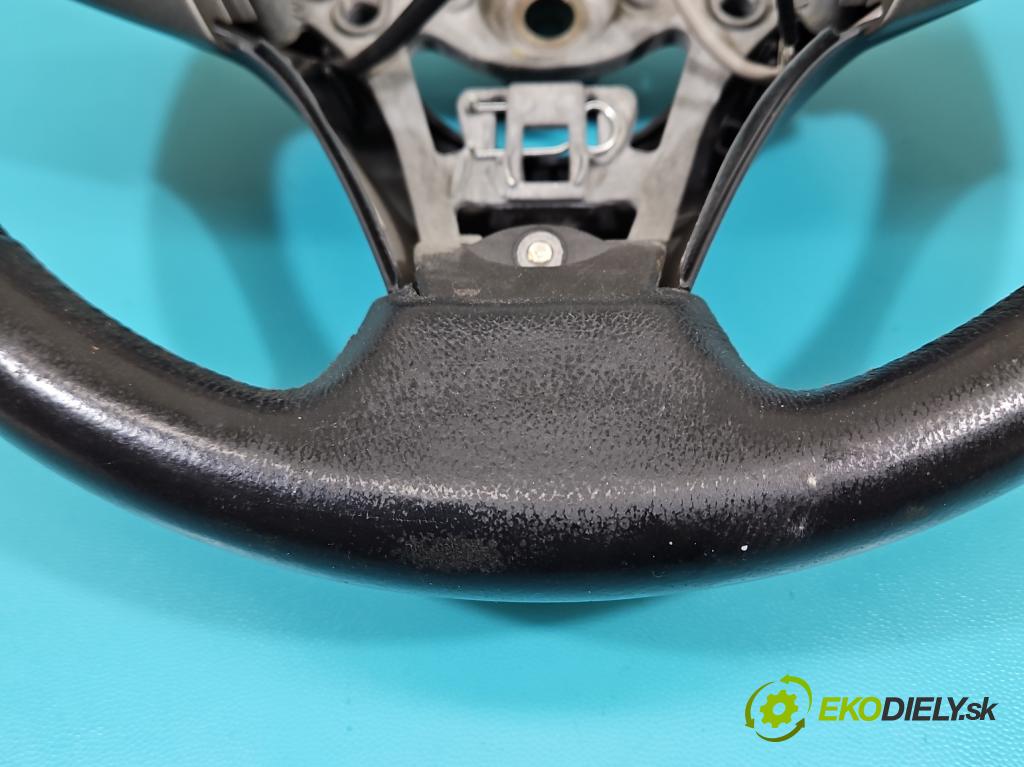 Toyota Yaris II 2005-2011 1.4 D4D 90 HP manual 66 kW 1364 cm3 5- volant  (Volant)