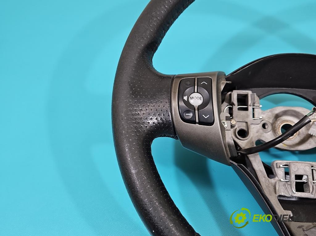 Toyota Yaris II 2005-2011 1.4 D4D 90 HP manual 66 kW 1364 cm3 5- volant  (Volant)