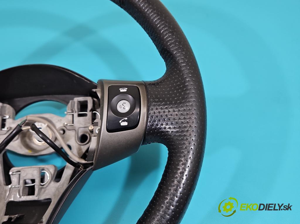 Toyota Yaris II 2005-2011 1.4 D4D 90 HP manual 66 kW 1364 cm3 5- volant  (Volant)