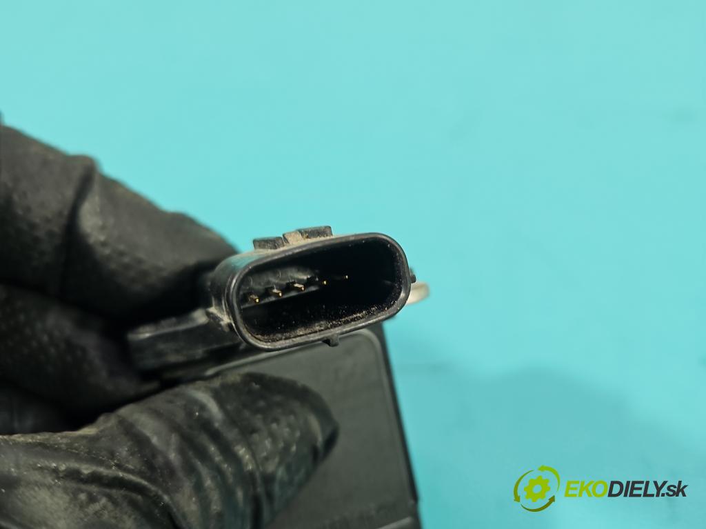 Toyota Yaris II 2005-2011 1.4 D4D 90 HP manual 66 kW 1364 cm3 5- průtokoměr: 22204-26010 (Váha vzduchu)