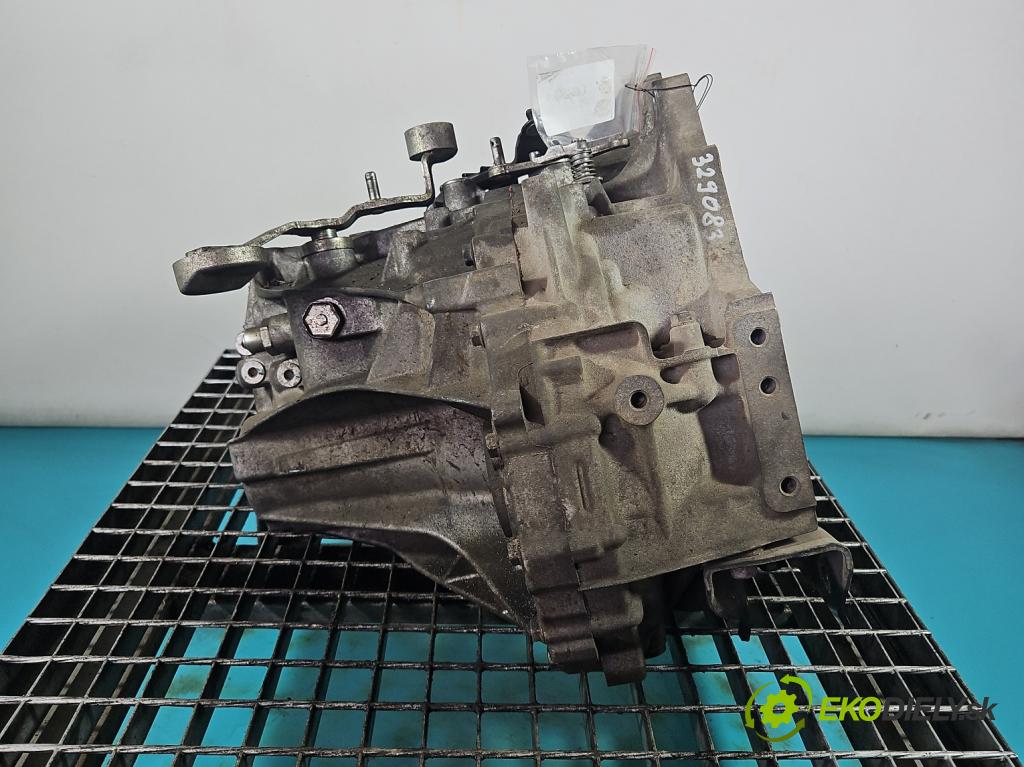 Toyota Yaris II 2005-2011 1.4 D4D 90 HP manual 66 kW 1364 cm3 5- prevodovka stupeň,rýchlosť manual 31115-0D100