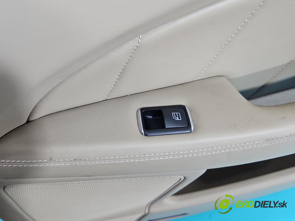 Mercedes CLS II C218 2010-2018 4.7 V8 (278922) 408KM automatic 300 kW 4663 cm3 4- Tapacír: dveře zadní pravé