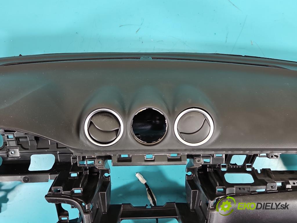 Suzuki Vitara II 2015- 1.4 T 129 hp automatic 95 kW 1373 cm3 5- kokpit,přistrojova deska