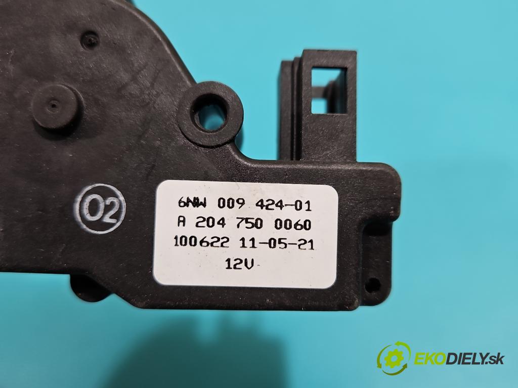 Mercedes CLS II C218 2010-2018 4.7 V8 (278922) 408KM automatic 300 kW 4663 cm3 4- zámek kufrových dveří zadní A2047500060