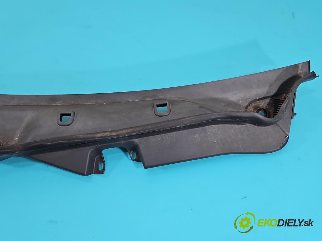 Mercedes CLS II C218 2010-2018 4.7 V8 408KM automatic 300 kW 4663 cm3 4- torpédo A2128301013 (Torpédo (plast pod čelným sklom))