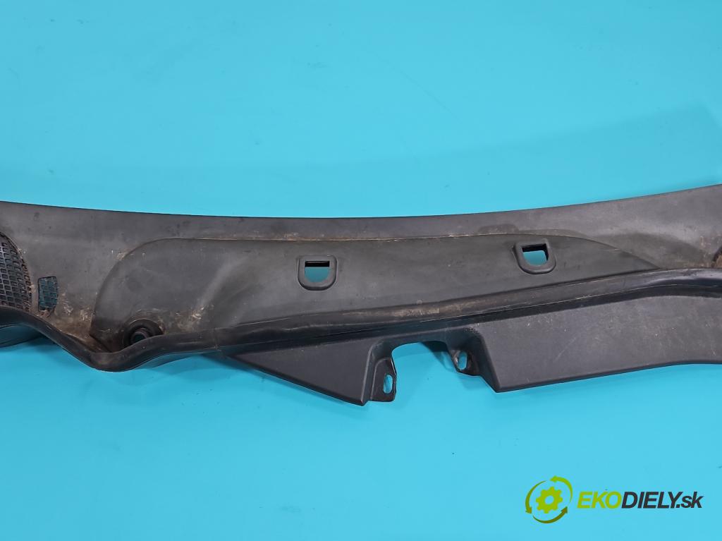 Mercedes CLS II C218 2010-2018 4.7 V8 408KM automatic 300 kW 4663 cm3 4- torpédo A2128301013 (Torpédo (plast pod čelným sklom))