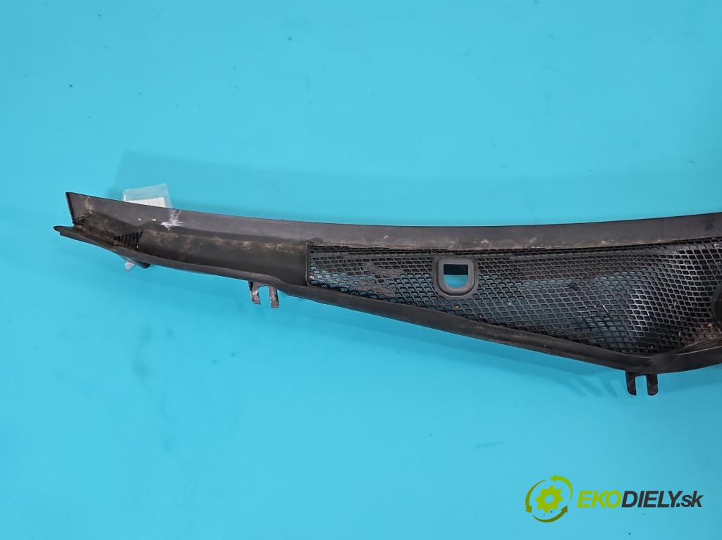 Mercedes CLS II C218 2010-2018 4.7 V8 408KM automatic 300 kW 4663 cm3 4- torpédo A2128301013 (Torpédo (plast pod čelným sklom))