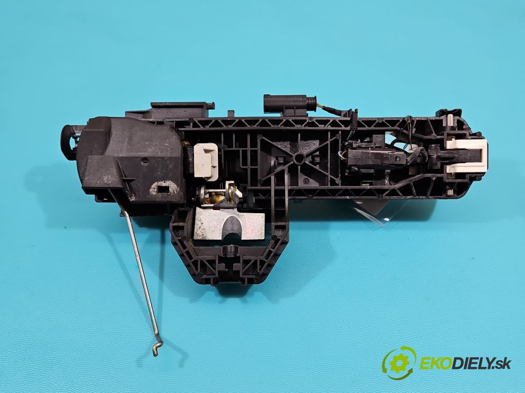 Mercedes CLS II C218 2010-2018 4.7 V8 408KM automatic 300 kW 4663 cm3 4- rukoväť predné ľavé mimo: A2047602334 (Kľučka dverí vonkajšia predná ľavá)