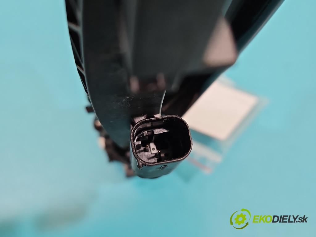 Mercedes CLS II C218 2010-2018 4.7 V8 408KM automatic 300 kW 4663 cm3 4- rukoväť predné ľavé mimo: A2047602334 (Kľučka dverí vonkajšia predná ľavá)