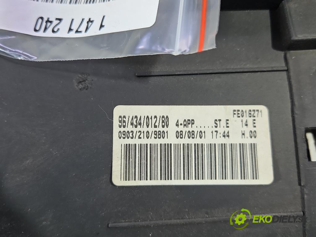 Peugeot 206 1.1 60 HP manual 44 kW 1124 cm3 5- prístrojovka/ budíky 9643401280 (Prístrojová doska)