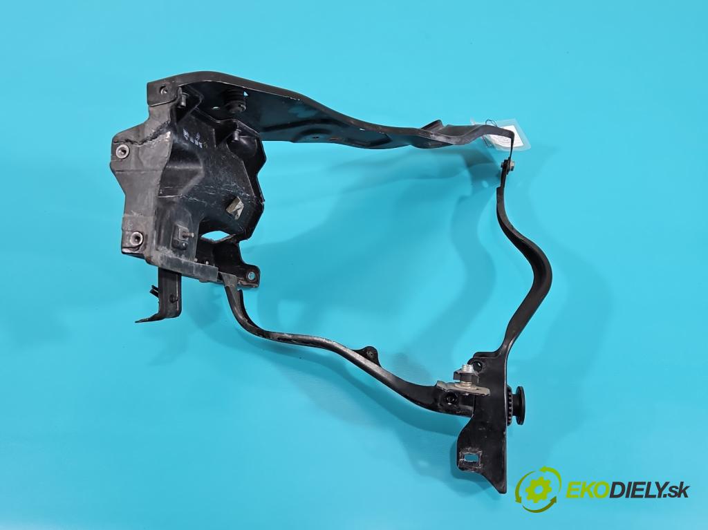 Mercedes CLS II C218 2010-2018 4.7 V8 (278922) 408KM automatic 300 kW 4663 cm3 4- stěna přední A2186200191 (Výztuhy přední)