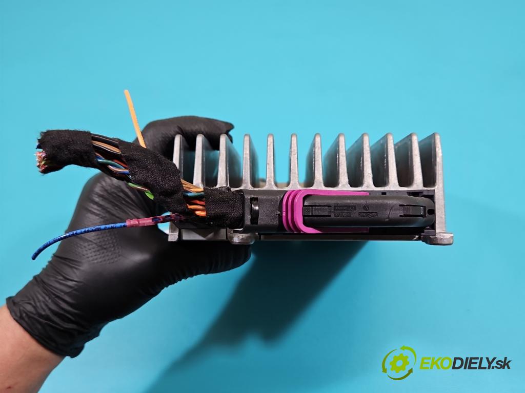 Mercedes CLS II C218 2010-2018 4.7 V8 (278922) 408KM automatic 300 kW 4663 cm3 4- Zesilovač: A2129007108 (Zosilňovač)