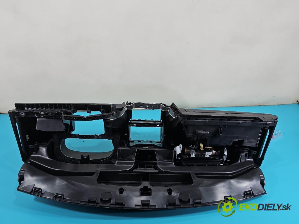 Vw Golf VI 2008-2013 1.4 TSI 122 hp manual 90 kW 1390 cm3 5- kokpit,přistrojova deska