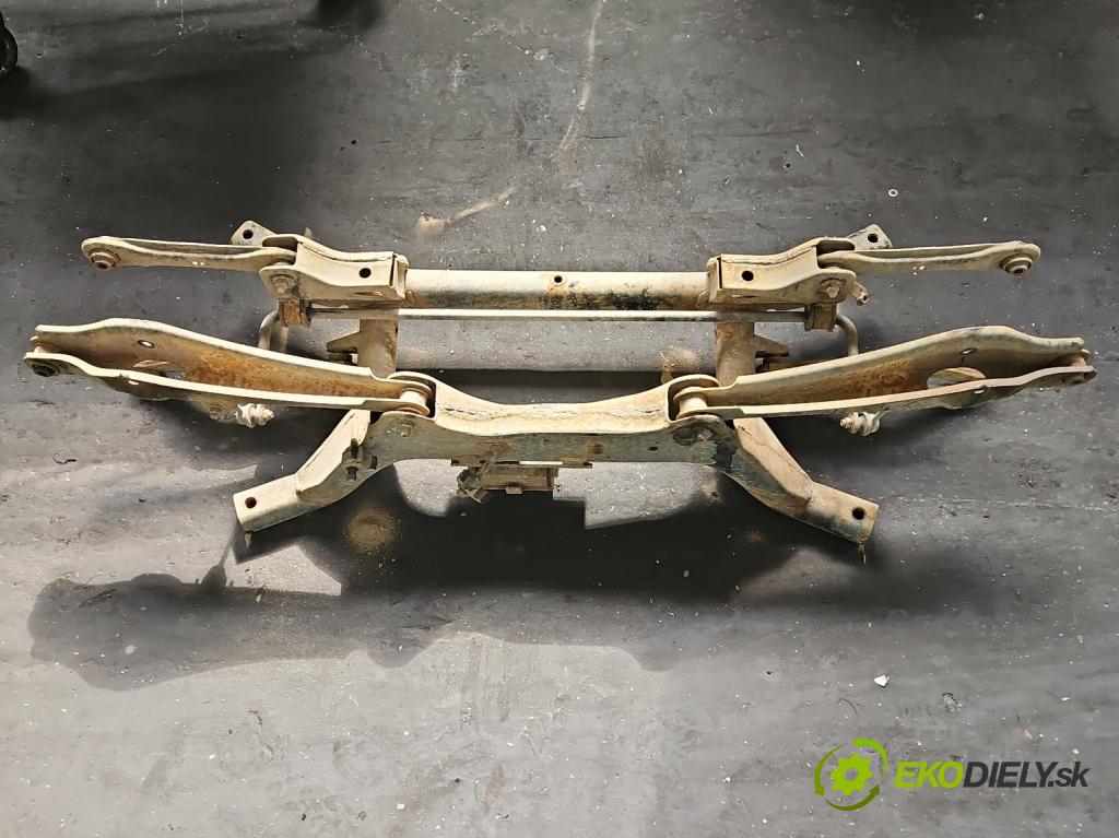 Mitsubishi Outlander III 2012-2022 2.0 16V 150 HP manual 110 kW 1998 cm3 5- zadna výstuha  (Výstuha zadná)