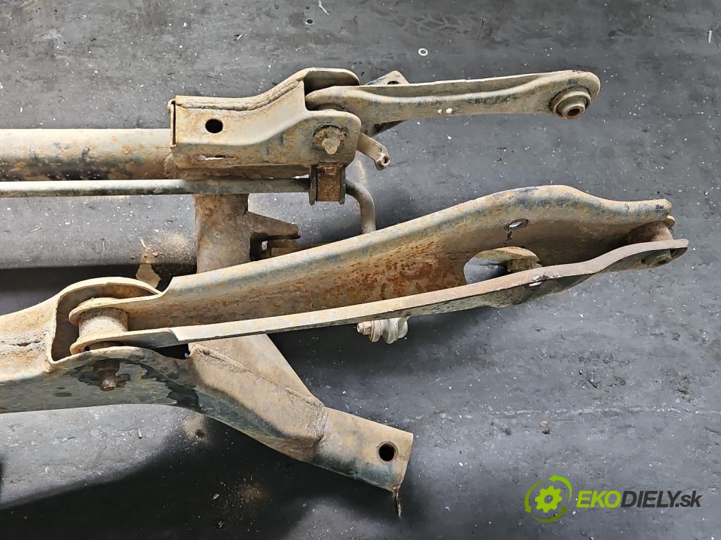 Mitsubishi Outlander III 2012-2022 2.0 16V 150 HP manual 110 kW 1998 cm3 5- zadna výstuha  (Výstuha zadná)