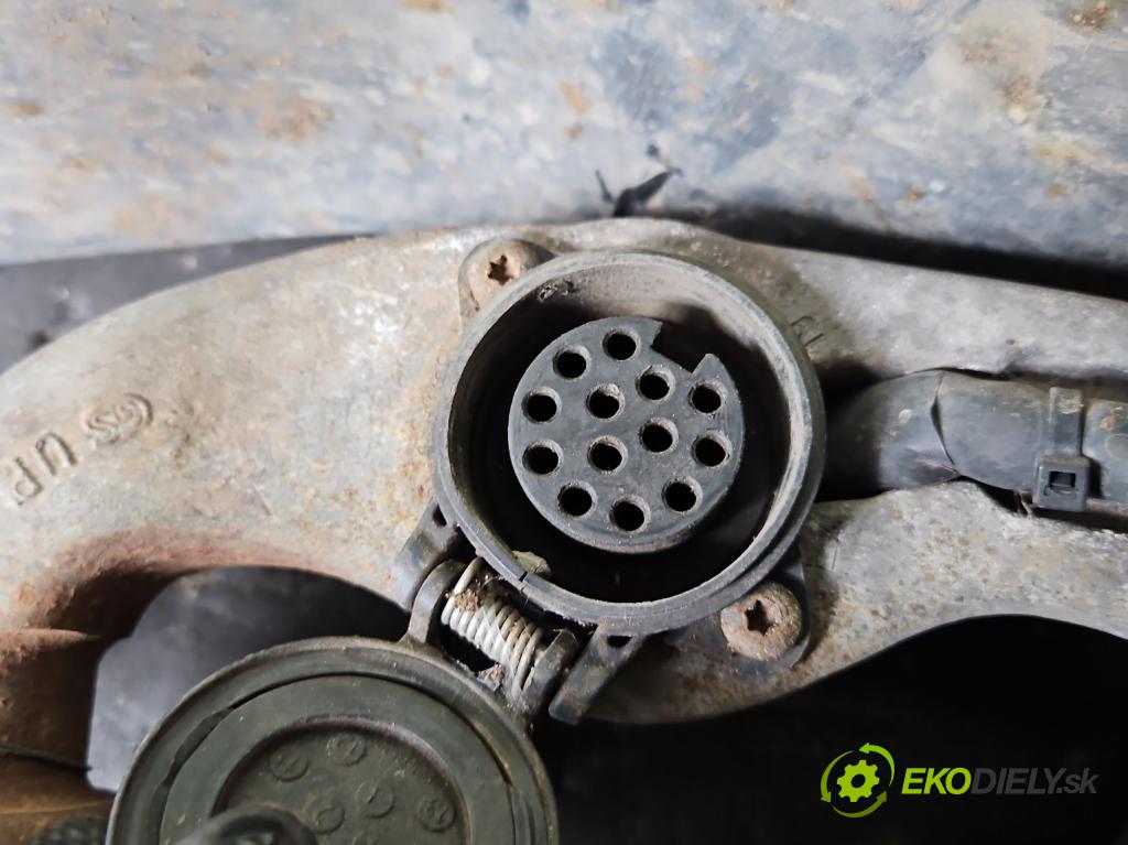 Vw Tiguan I 2007-2016 1.4 TSI 150 hp manual 110 kW 1390 cm3 5- oko tažné 5N0803880G (Tažné zařízení)