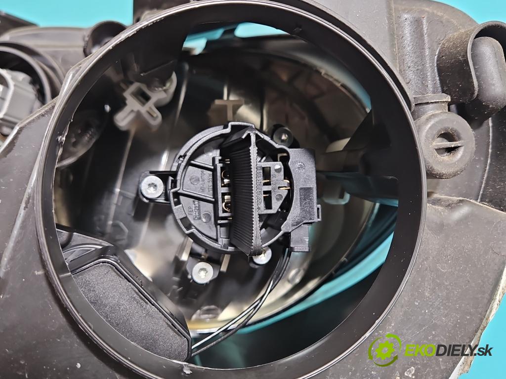 Vw Golf VI 2008-2013 1.4 TSI 122 HP manual 90 kW 1390 cm3 5- Reflektor: pravý 5K1941006S (Svetlo predné pravé)