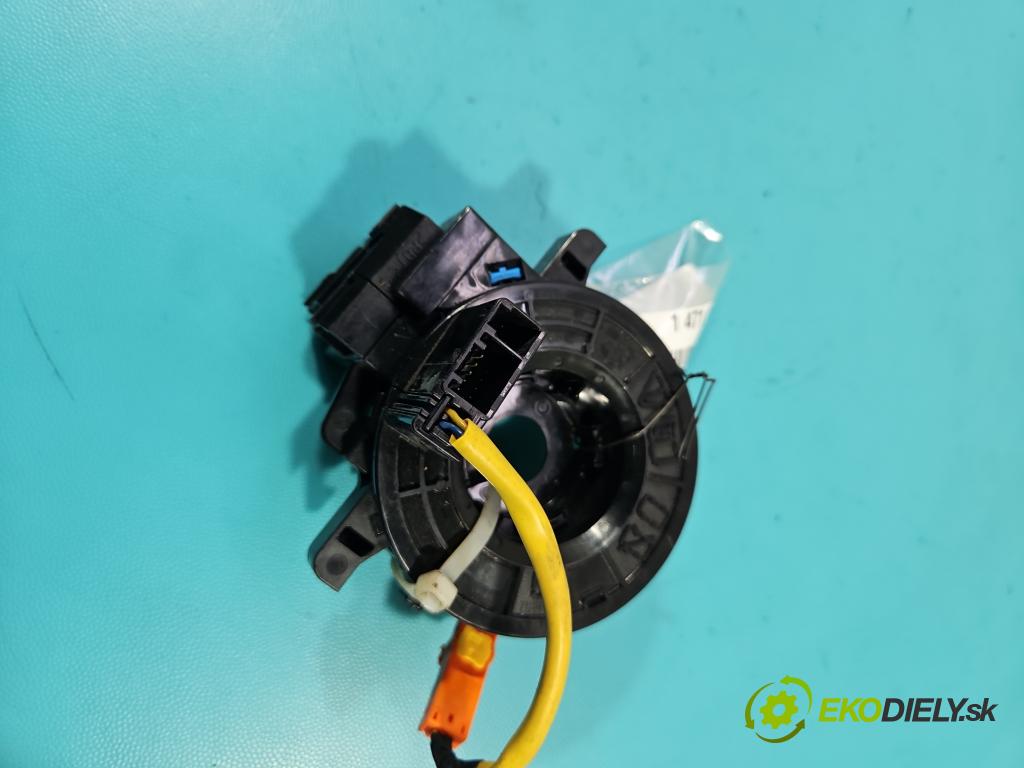 Toyota Yaris II 2005-2011 1.4 D4D 90 HP manual 66 kW 1364 cm3 5- Páska: airbag  (Airbag)