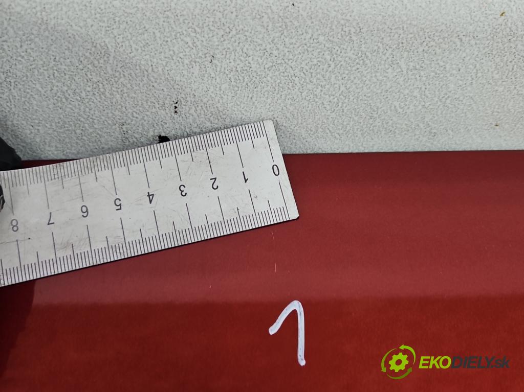 Toyota Yaris III 2011-2020 1.3 vvti 99 hp manual 73 kW 1329 cm3 5- zadní kufrové dveře  (Zadní kapota (kufr))