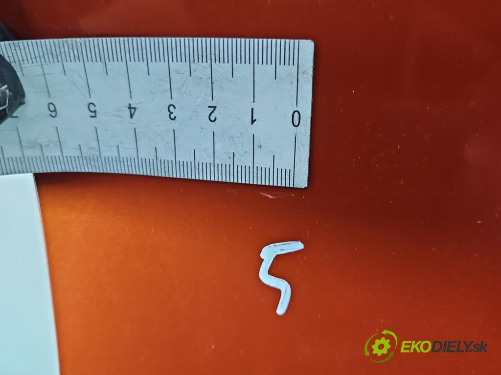 Renault Captur I 2013-2019 0.9 Tce 90 HP manual 66 kW 898 cm3 5- dvere predné pravé  (Kľučka dverí ostatné)