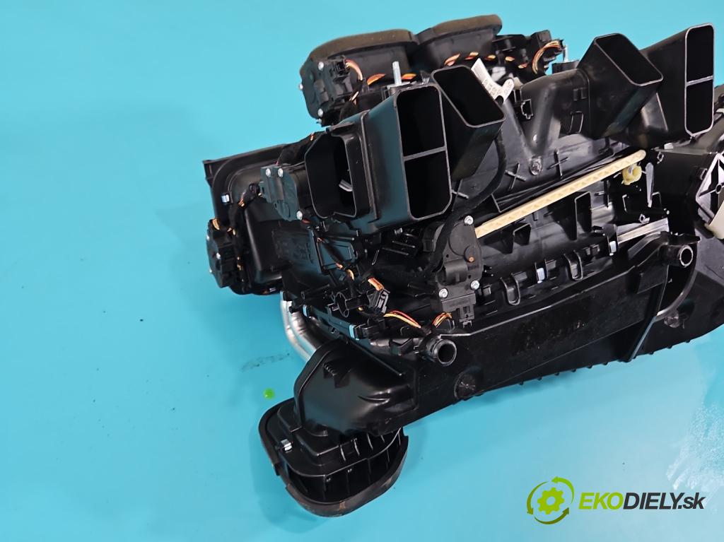 Mercedes CLS II C218 2010-2018 4.7 V8 (278922) 408KM automatic 300 kW 4663 cm3 4- radiátor A2188301060 (Radiátory topení)