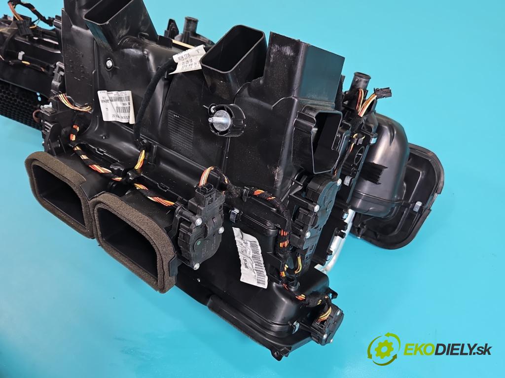 Mercedes CLS II C218 2010-2018 4.7 V8 (278922) 408KM automatic 300 kW 4663 cm3 4- radiátor A2188301060 (Radiátory topení)