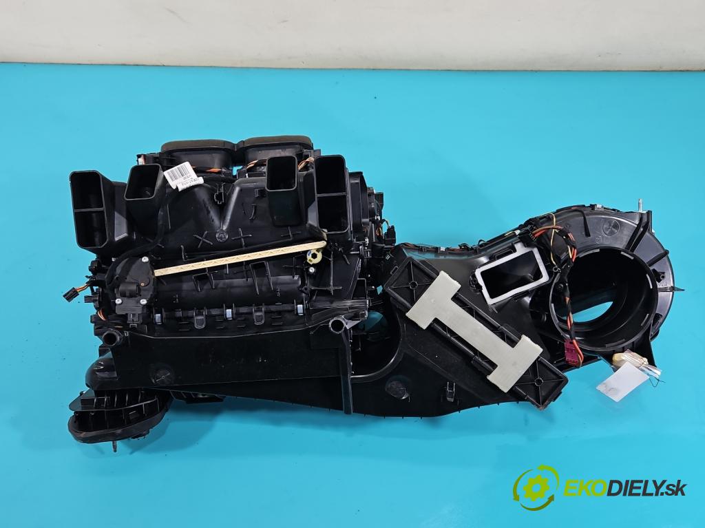 Mercedes CLS II C218 2010-2018 4.7 V8 (278922) 408KM automatic 300 kW 4663 cm3 4- radiátor A2188301060 (Radiátory topení)