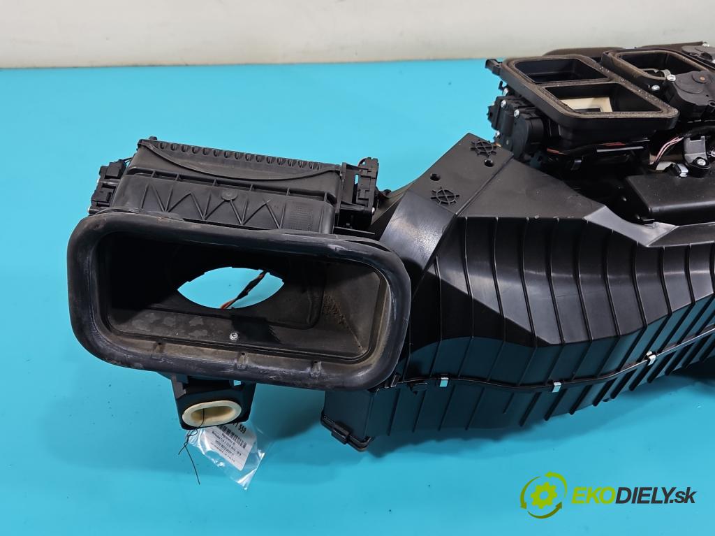 Mercedes CLS II C218 2010-2018 4.7 V8 (278922) 408KM automatic 300 kW 4663 cm3 4- radiátor A2188301060 (Radiátory topení)