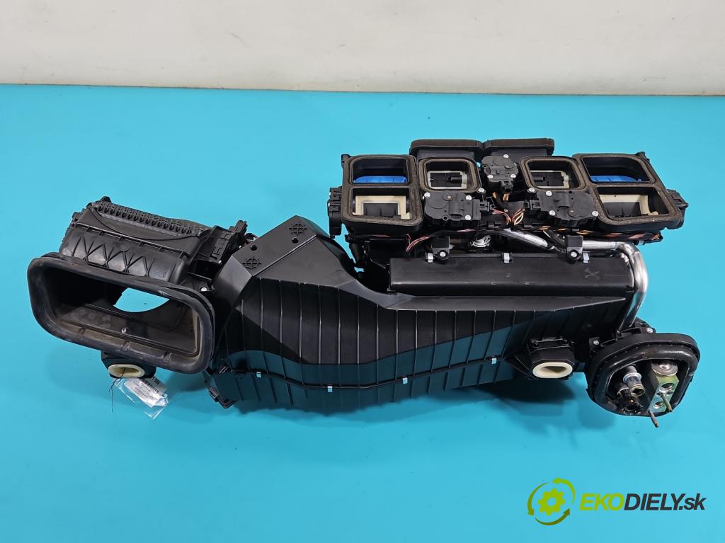 Mercedes CLS II C218 2010-2018 4.7 V8 (278922) 408KM automatic 300 kW 4663 cm3 4- radiátor A2188301060 (Radiátory topení)