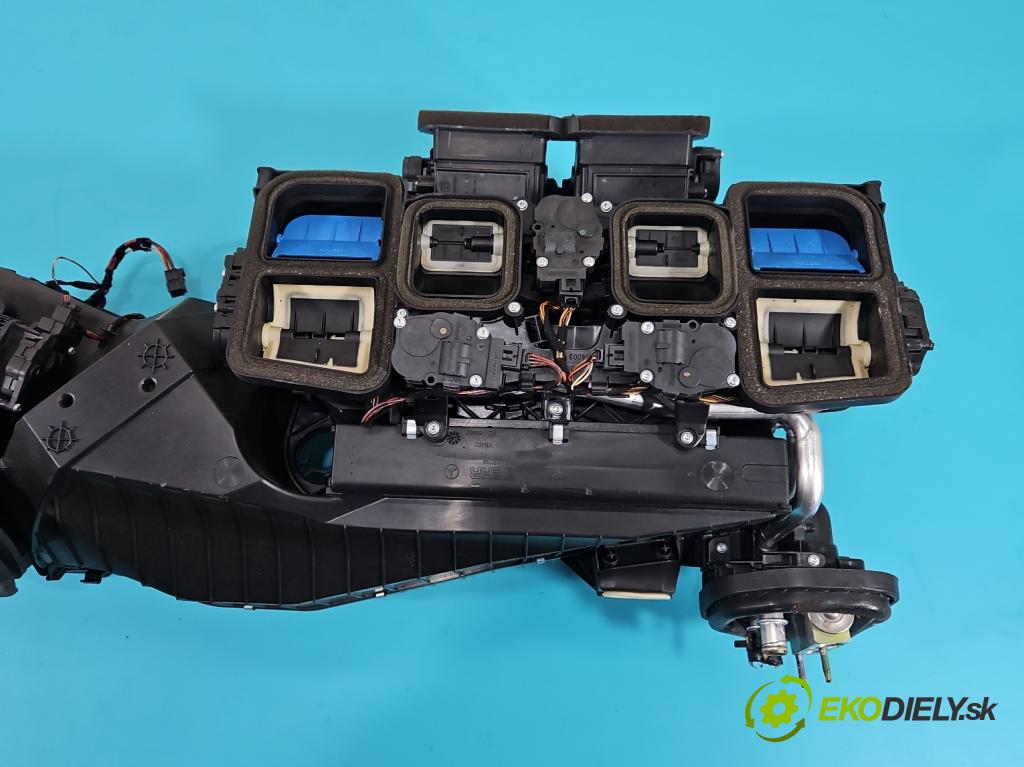 Mercedes CLS II C218 2010-2018 4.7 V8 (278922) 408KM automatic 300 kW 4663 cm3 4- radiátor A2188301060 (Radiátory topení)