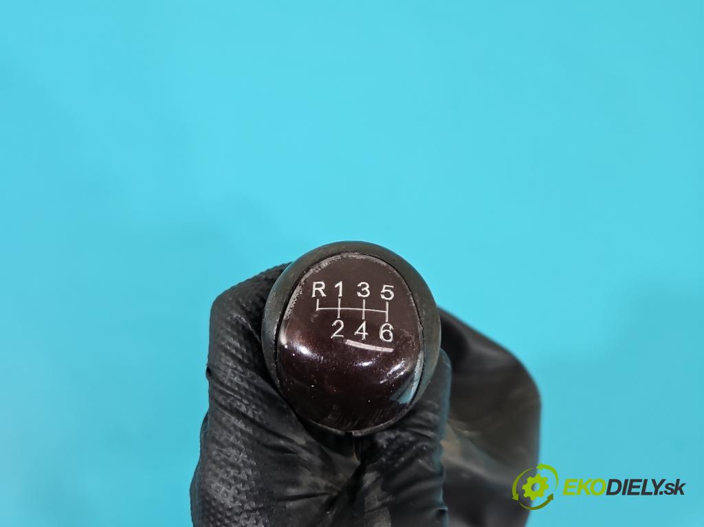 Fiat Croma II 2005-2010 1.9 jtd 150 HP manual 110 kW 1910 cm3 5- Páka: Změny: stupeň,rýchlosť 55349104 (Rýchlostná páka (kulisa))