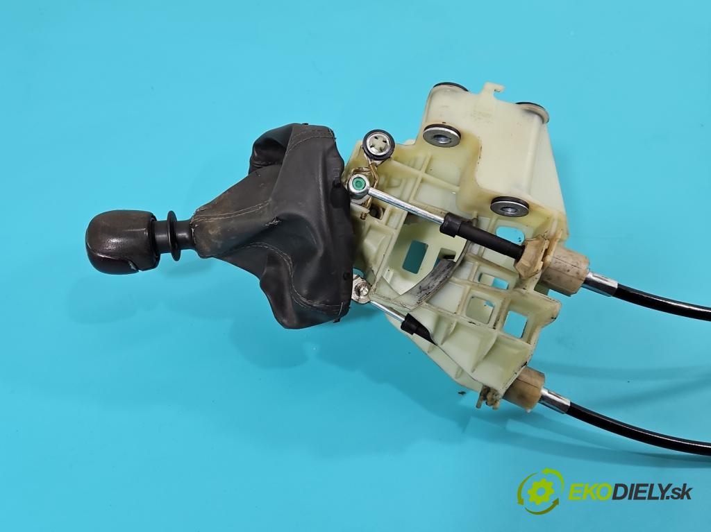 Fiat Croma II 2005-2010 1.9 jtd 150 HP manual 110 kW 1910 cm3 5- Páka: Změny: stupeň,rýchlosť 55349104 (Rýchlostná páka (kulisa))