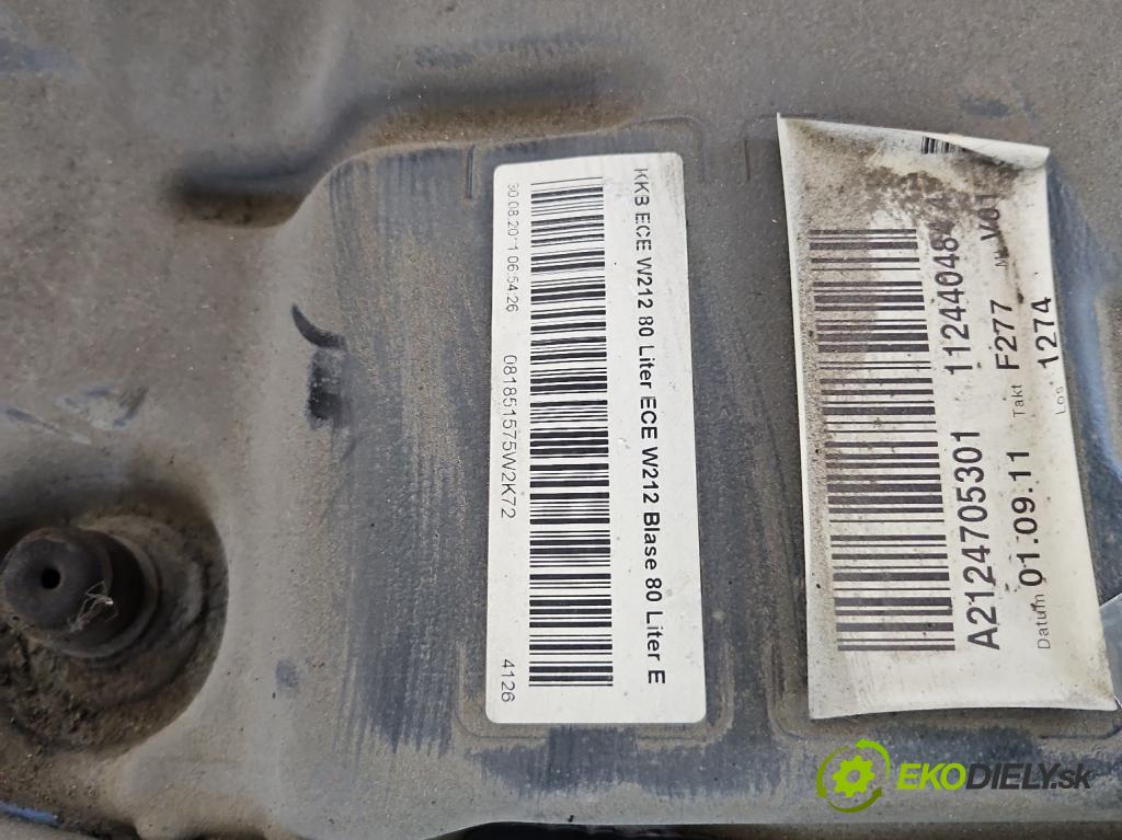 Mercedes CLS II C218 2010-2018 4.7 V8 (278922) 408KM automatic 300 kW 4663 cm3 4- Nádrž: palivo A2124705301 (Palivová nádrž)