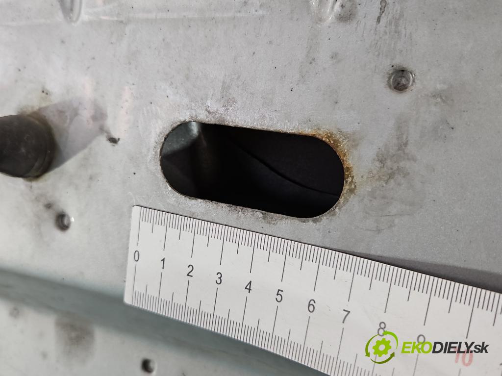Skoda Citigo 2011-2019 1.0 MPI 75 HP manual 55 kW 999 cm3 3- kapota predná