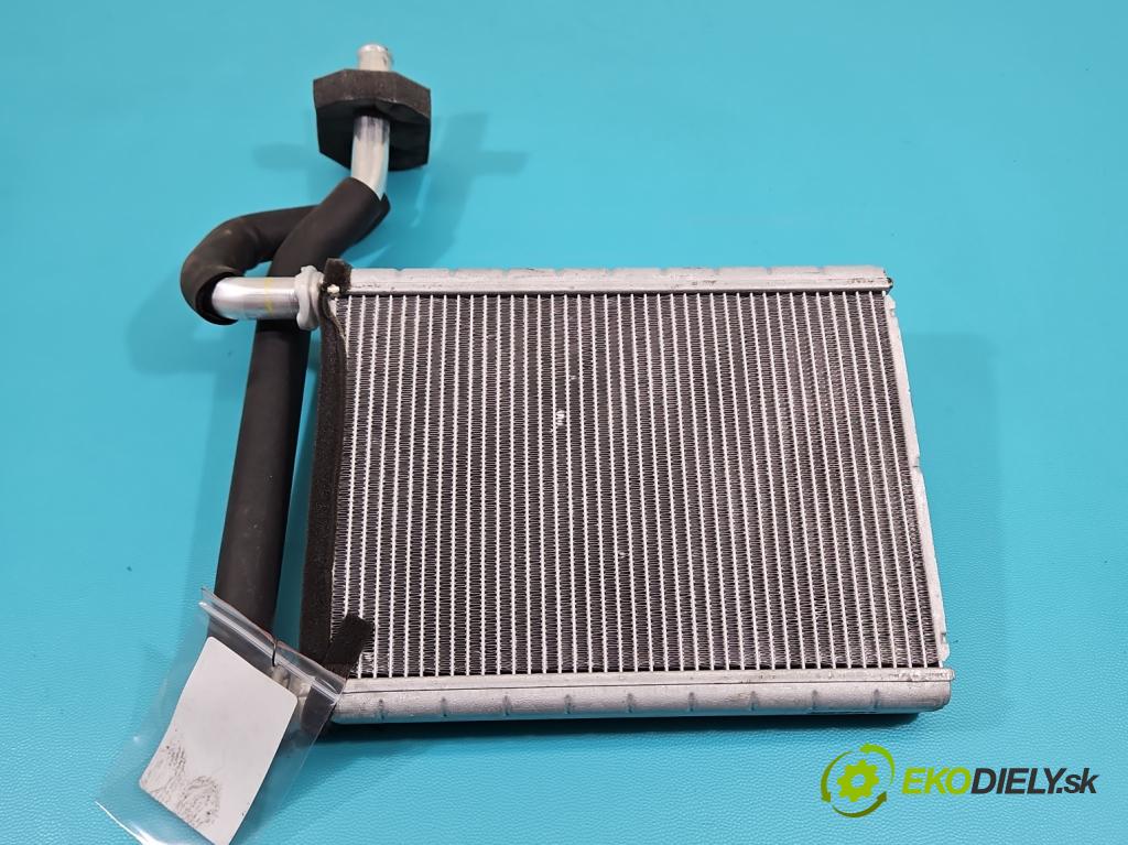 Suzuki Vitara II 2015- 1.4 T 129 hp automatic 95 kW 1373 cm3 5- radiátor  (Radiátory topení)