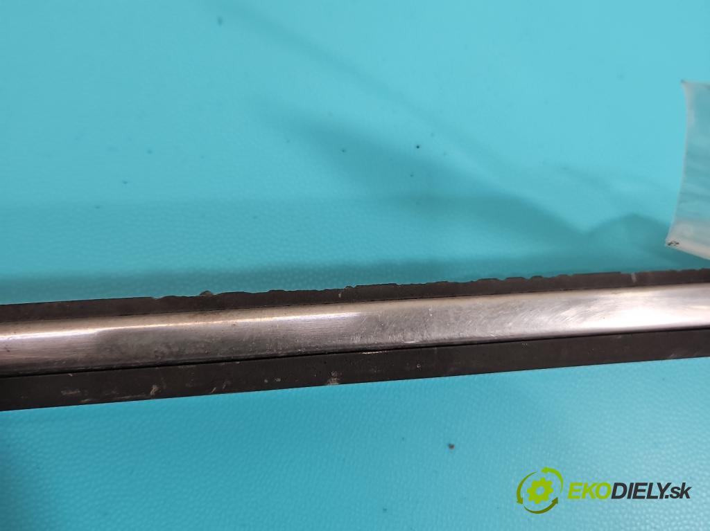 Mercedes 123 2.0d 60 HP manual 44 kW 1988 cm3 4- lišta dvere predné ľavé