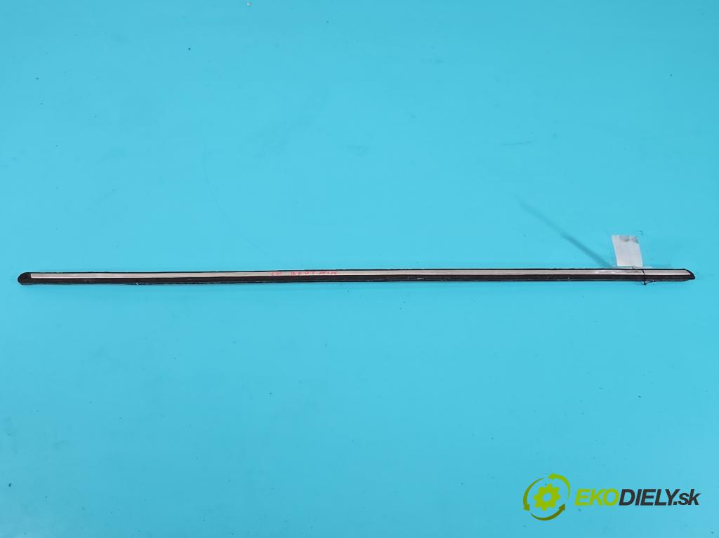 Mercedes 123 2.0d 60 HP manual 44 kW 1988 cm3 4- lišta dvere predné ľavé 