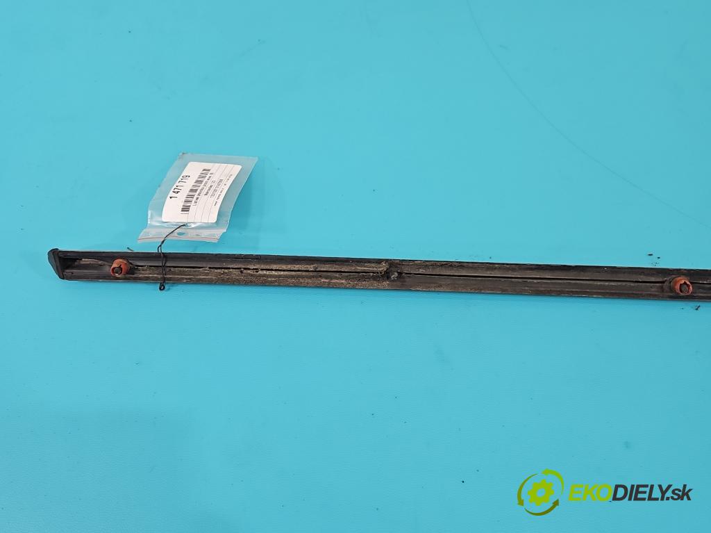 Mercedes 123 2.0d 60 HP manual 44 kW 1988 cm3 4- lišta dvere predné ľavé