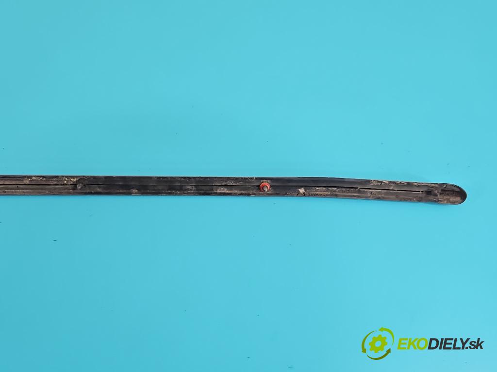 Mercedes 123 2.0d 60 HP manual 44 kW 1988 cm3 4- lišta dvere predné ľavé